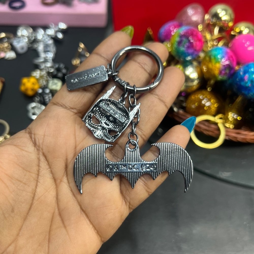 Batman Silver Keychain - Picture 2 of 2